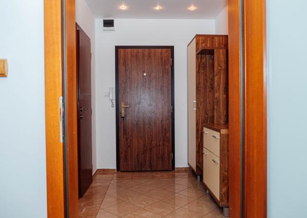 (PREDANÝ) VEĽKÝ MODERNIZOVANÝ 4-IZBOVÝ BYT NA SEKČOVE V PREŠOVE