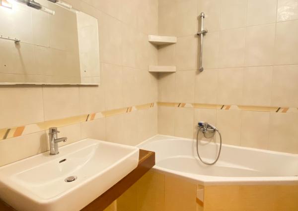 (PREDANÝ) VEĽKÝ MODERNIZOVANÝ 4-IZBOVÝ BYT NA SEKČOVE V PREŠOVE