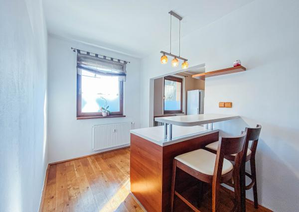 (PREDANÝ) VEĽKÝ MODERNIZOVANÝ 4-IZBOVÝ BYT NA SEKČOVE V PREŠOVE