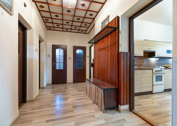 RODINNÝ DOM S VEĽKÝM POZEMKOM, 1711 M2, KOŠICE-BARCA