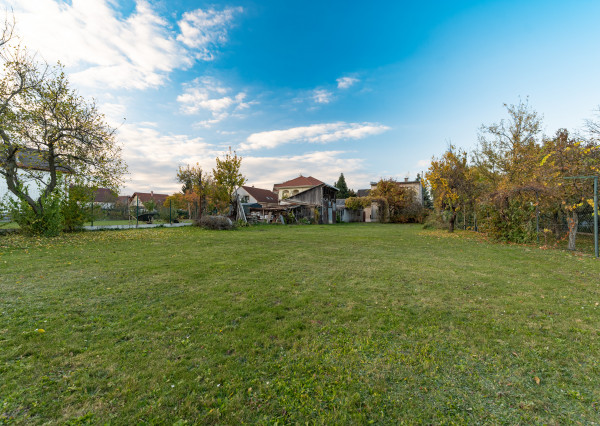 RODINNÝ DOM S VEĽKÝM POZEMKOM, 1711 M2, KOŠICE-BARCA