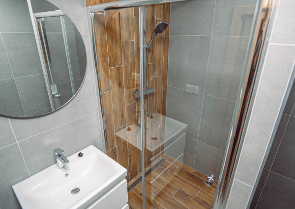 (PREDANÝ) KOMPLETNE ZREKONŠTRUOVANÝ 1 IZBOVÝ BYT NA VARŠAVSKEJ ULICI