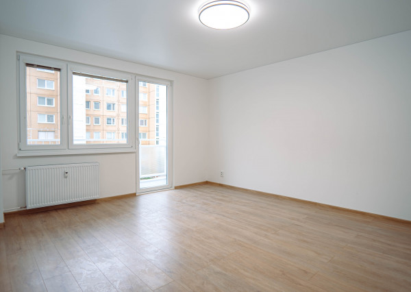 (PREDANÝ) KOMPLETNE ZREKONŠTRUOVANÝ 1 IZBOVÝ BYT NA VARŠAVSKEJ ULICI