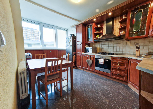 (PRENAJATÉ) 3-IZBOVÝ BYT PRI SLNEČNICIACH NA PRENÁJOM