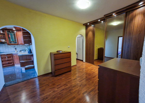 (PRENAJATÉ) 3-IZBOVÝ BYT PRI SLNEČNICIACH NA PRENÁJOM