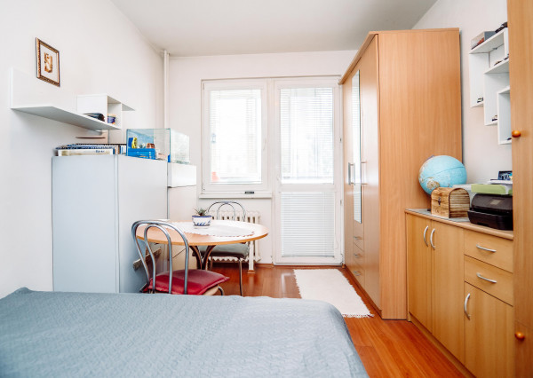 (PREDANÝ) ŠIKOVNÝ 2 IZBOVÝ BYT NA KVP – SKVELÁ CENA, VÝBORNÁ LOKALITA