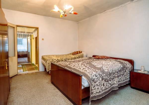 (PREDANÝ) RODINNÝ DOM V BIDOVCIACH – VEĽKÝ POZEMOK, VEĽKÉ MOŽNOSTI