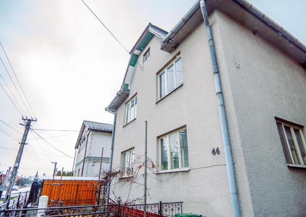 (PREDANÝ) RODINNÝ DOM V BIDOVCIACH – VEĽKÝ POZEMOK, VEĽKÉ MOŽNOSTI