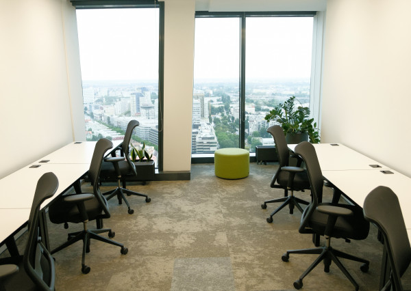 PRENÁJOM - PRESTÍŽNE KANCELÁRIE NA 28. POSCHODÍ NIVY TOWER