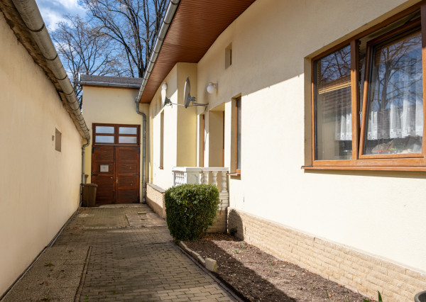 UNIKÁTNA VILA S PRESTÍŽNOU ADRESOU V MOLDAVE