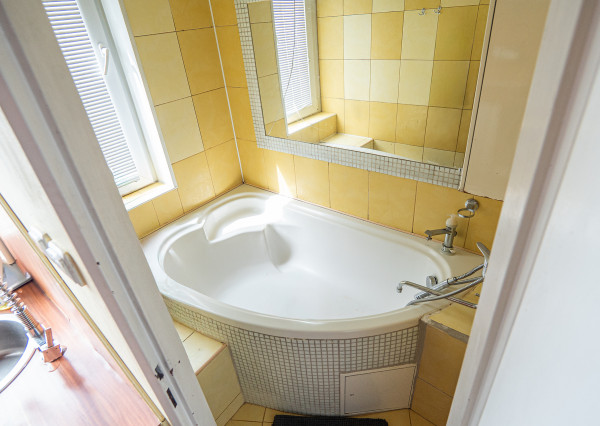 (REZERVOVANÉ) KOMFORTNÝ 3 IZBOVÝ BYT S LODŽIOU NA PETZVALOVEJ