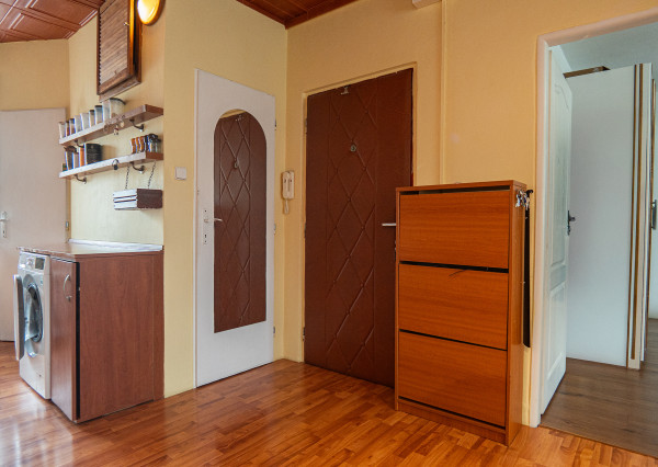 (REZERVOVANÉ) KOMFORTNÝ 3 IZBOVÝ BYT S LODŽIOU NA PETZVALOVEJ