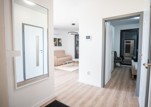 (PRENAJATÉ) PRENÁJOM MODERNÉHO 2 IZBOVÉHO BYTU S TERASOU V NOVOSTAVBE