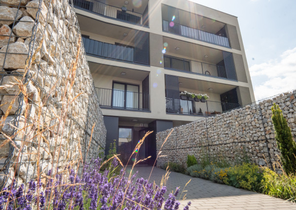 (PRENAJATÉ) PRENÁJOM MODERNÉHO 2 IZBOVÉHO BYTU S TERASOU V NOVOSTAVBE