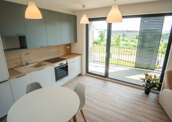 (PRENAJATÉ) PRENÁJOM MODERNÉHO 2 IZBOVÉHO BYTU S TERASOU V NOVOSTAVBE