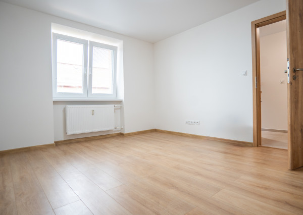 TOP CENOVÁ PONUKA - 3 IZBOVÝ BYT PO REKONŠTRUKCII V ŠACI