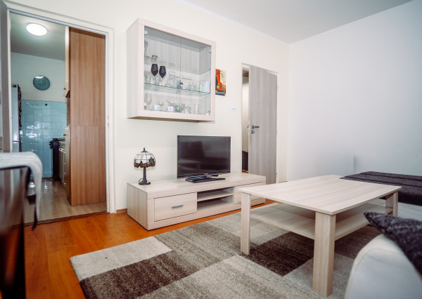 ZNÍŽENÁ CENA ZA 3 IZBOVÝ BYT NA URALSKEJ - SKVELÁ VOĽBA