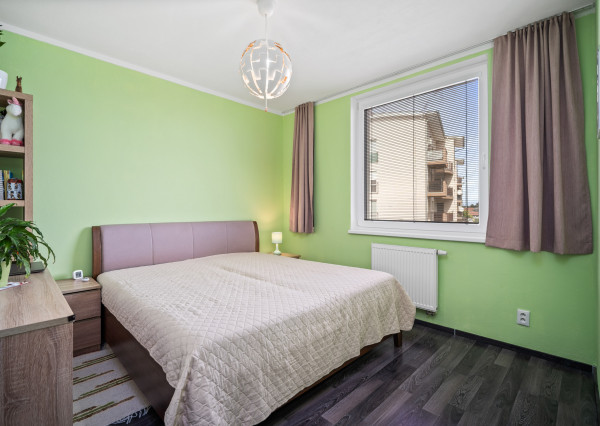 SVETLÝ 2 IZB. BYT S PARKOVANÍM, SLOV. GROB