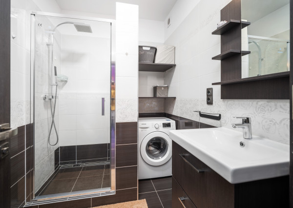 SVETLÝ 2 IZB. BYT S PARKOVANÍM, SLOV. GROB