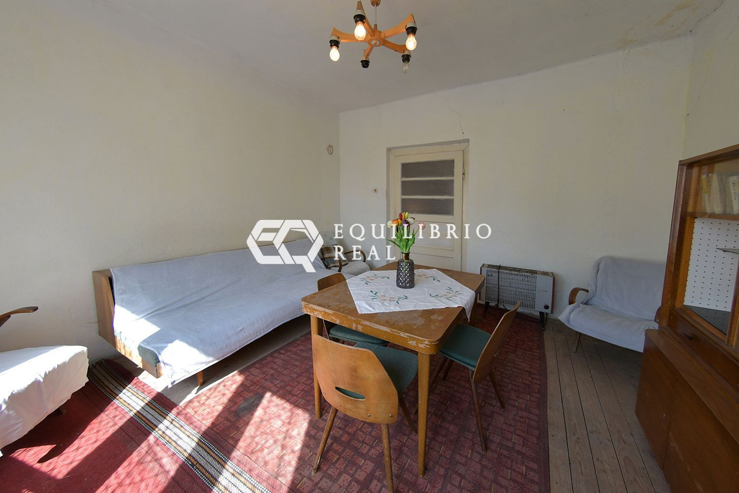 (PREDANÝ) 2 - izbový rodinný dom s krásnym veľkým pozemkom