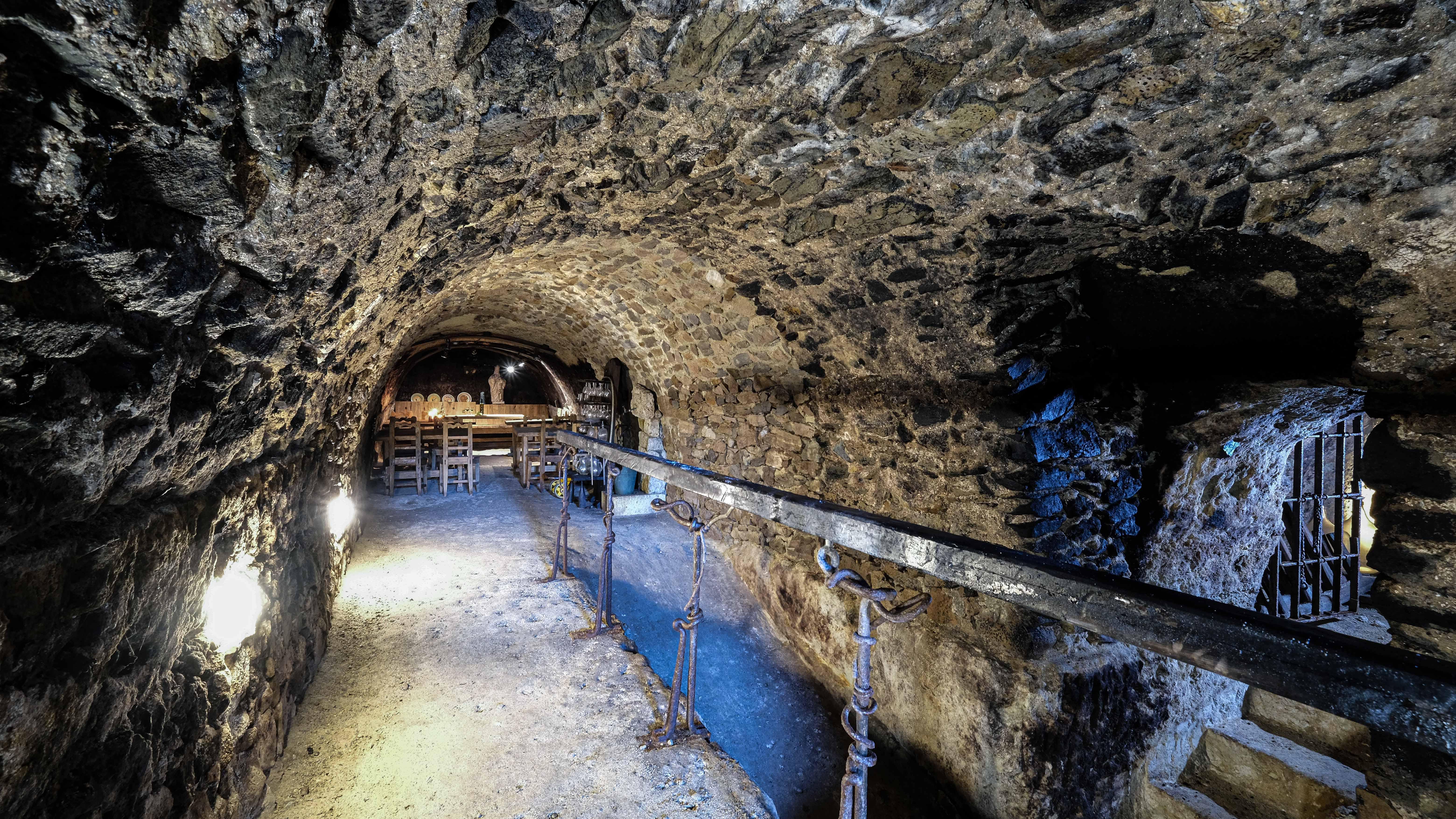 VÍNNA TUFOVA PIVNICA NA TOKAJI VO VEĽKEJ TŔNI