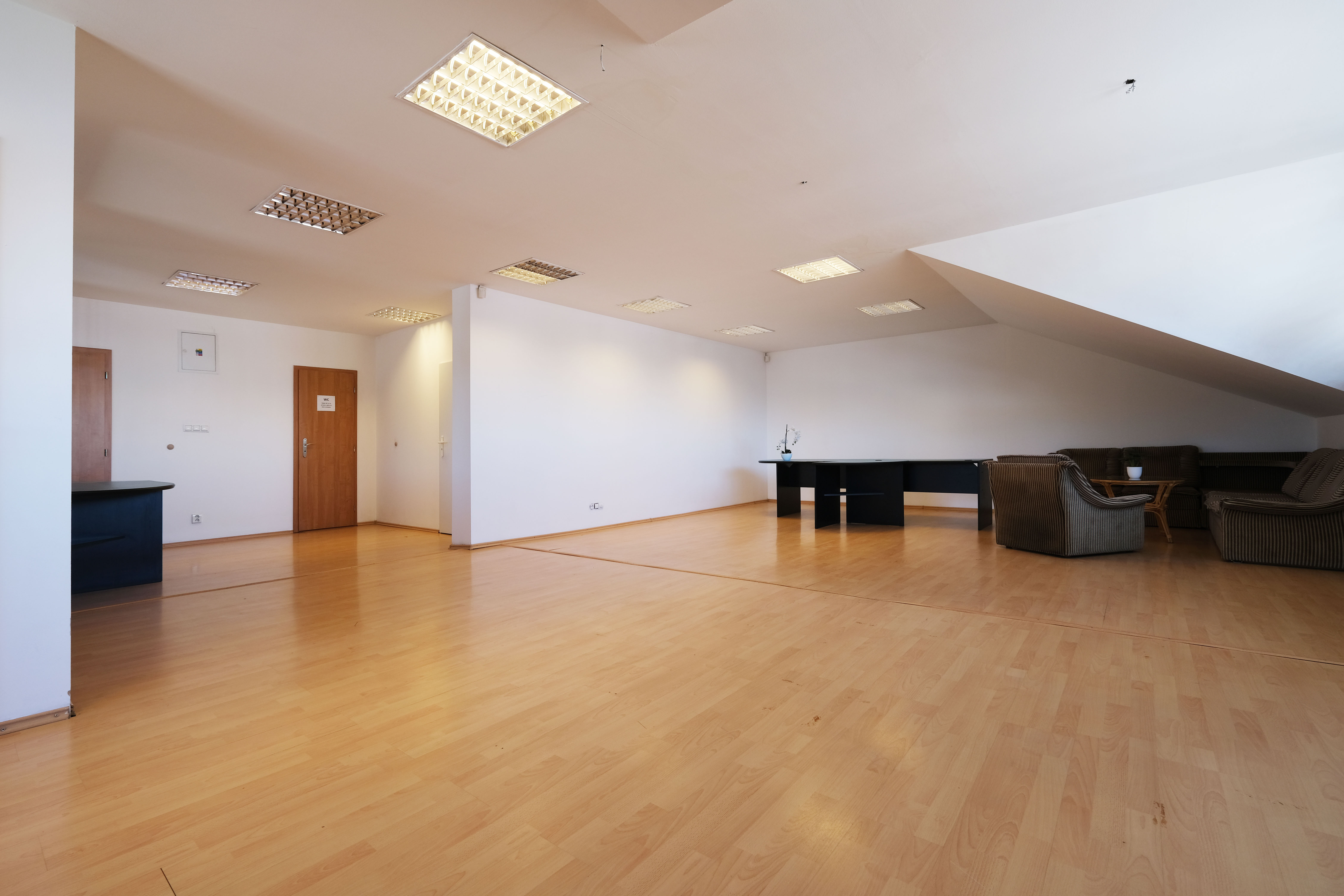 (PRENAJATÝ) PERFEKTNÝ OBCHODNÝ PRIESTOR PRIPRAVENÝ PRE VAŠE PODNIKANIE