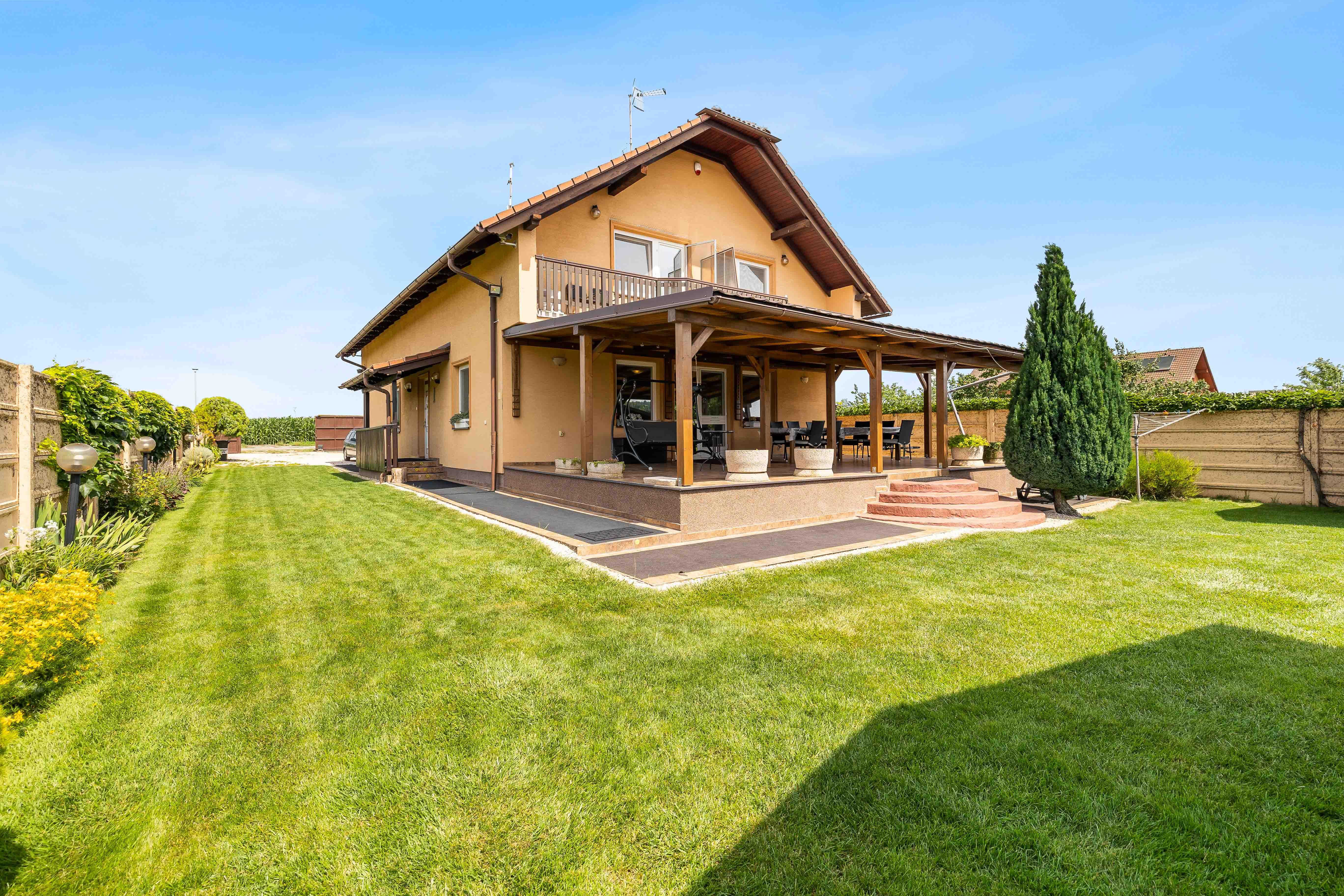 PREDAJ - 10-IZBOVÝ DOM - PENZIÓN - PODHÁJSKA