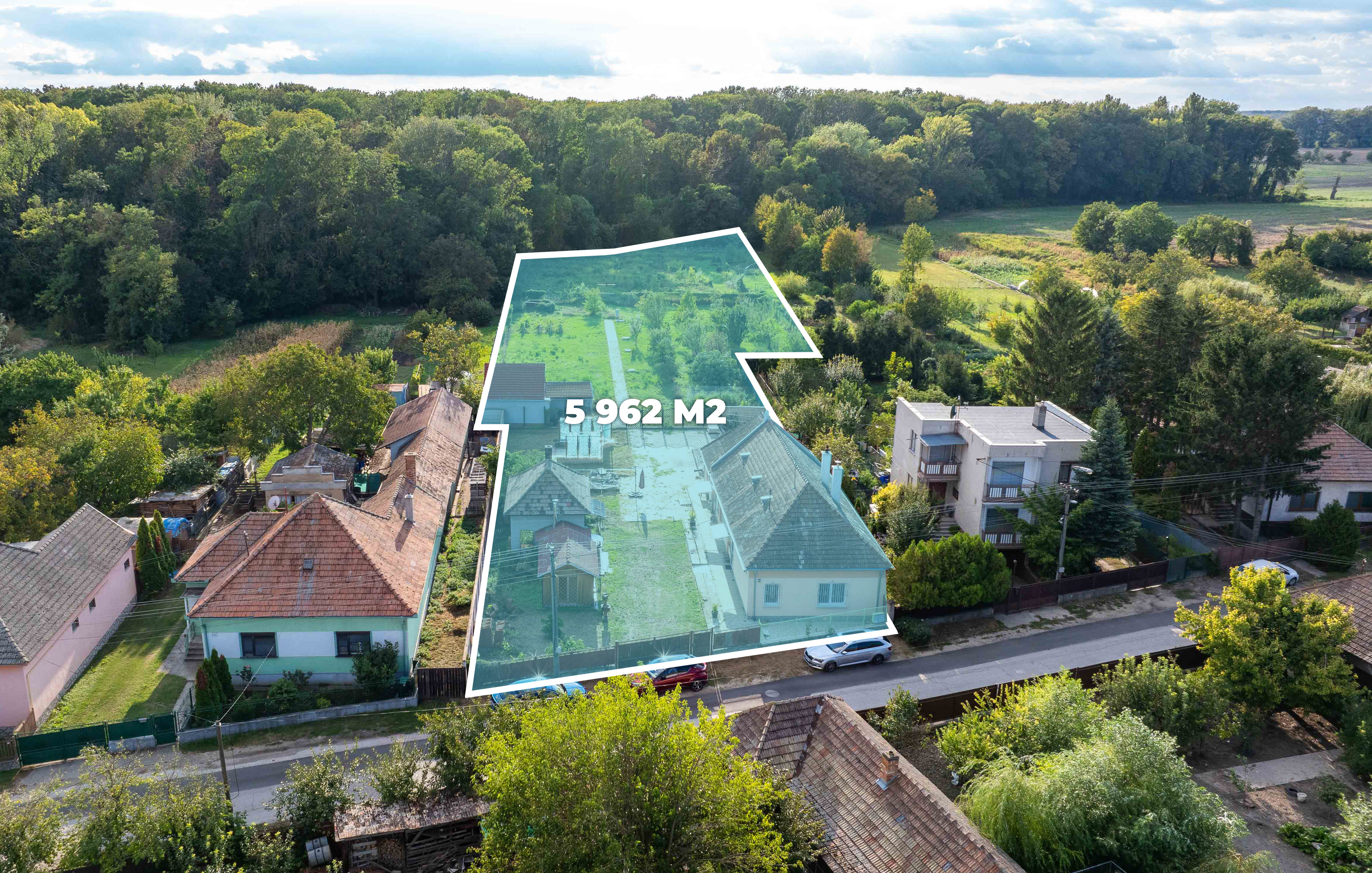 PREDAJ - 60-ÁROVÝ INVESTIČNÝ POZEMOK S DOMOM - VRAKÚŇ