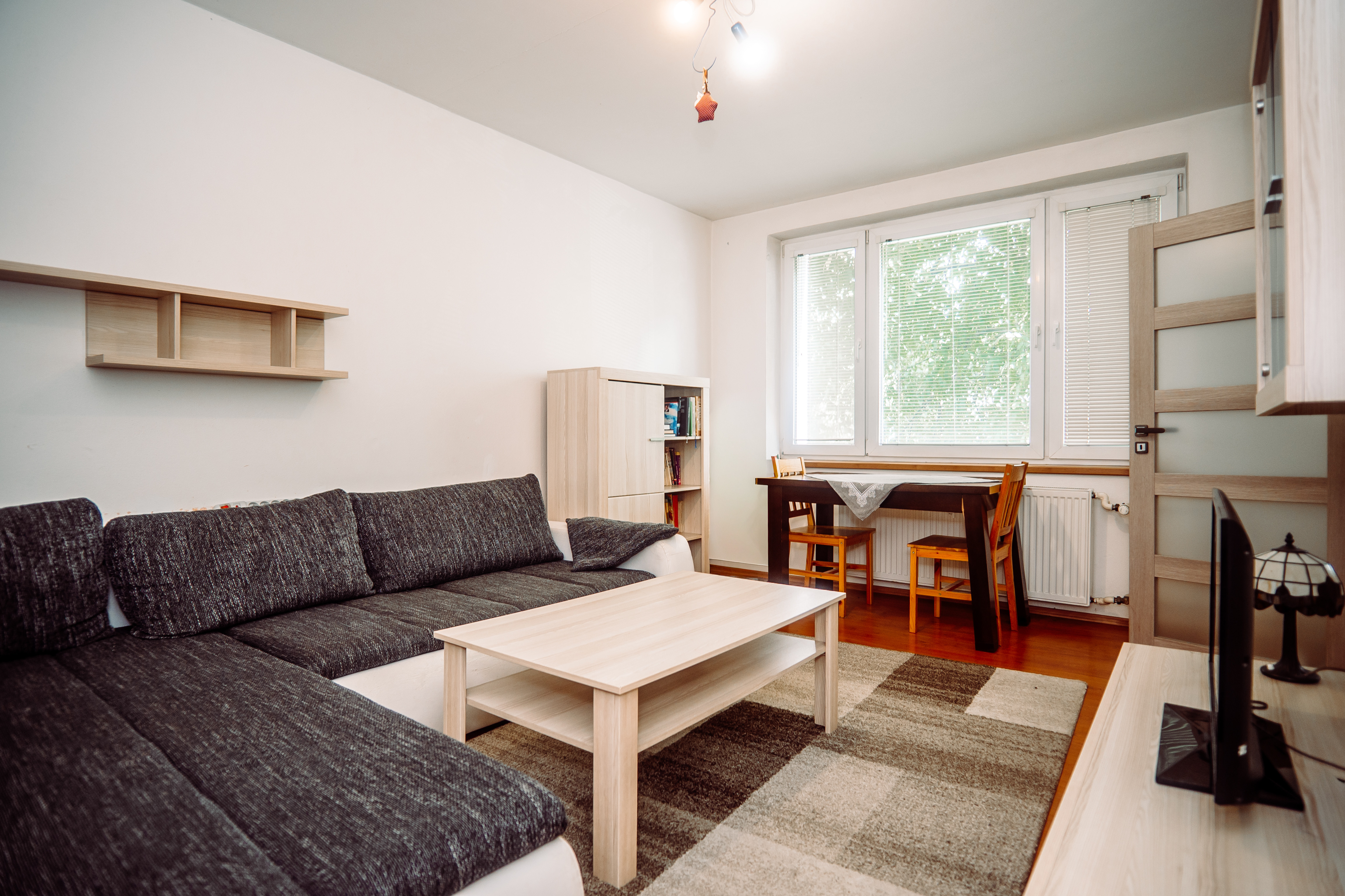 ZNÍŽENÁ CENA ZA 3 IZBOVÝ BYT NA URALSKEJ - SKVELÁ VOĽBA